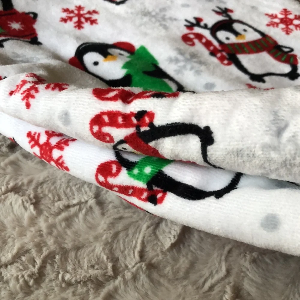 Christmas Holiday Winter PENGUINS Bath Towels